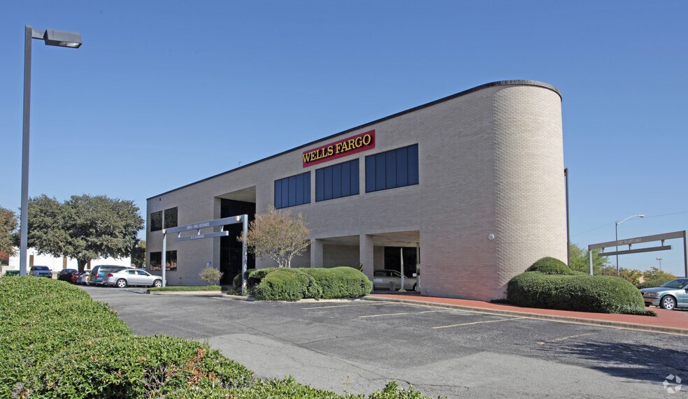 6112 McCart Ave, Fort Worth, TX à louer - Photo principale – Image 1 sur 12