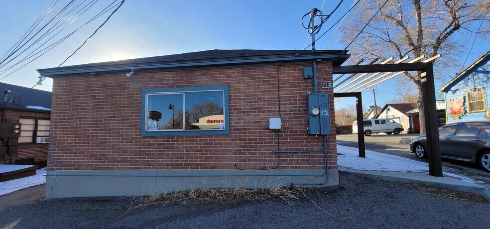 733 S Wells Ave, Reno, NV à vendre - Photo de l’immeuble – Image 2 sur 9