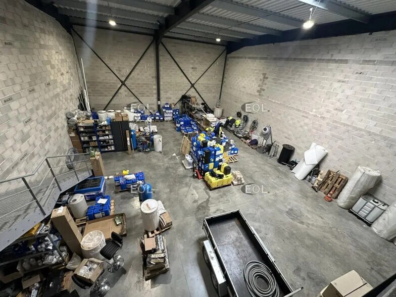 Local d’activités dans Meyreuil à louer - Photo de l’immeuble – Image 1 sur 6