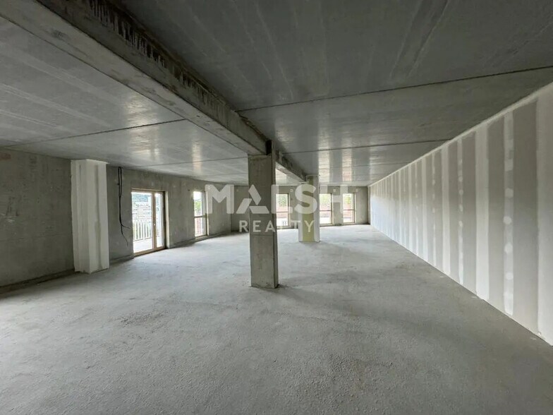 Bureau dans Saint-Étienne à louer - Photo de l’immeuble – Image 3 sur 6