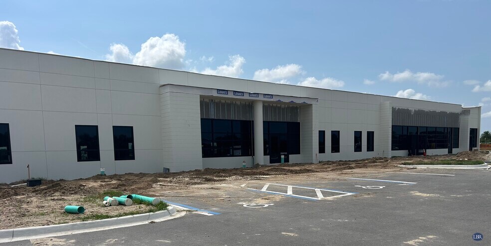2339 Medico Ln, Melbourne, FL à louer - Photo de l’immeuble – Image 1 sur 4