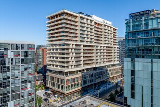 Plus de détails pour 88 Bathurst St, Toronto, ON - Local commercial à louer