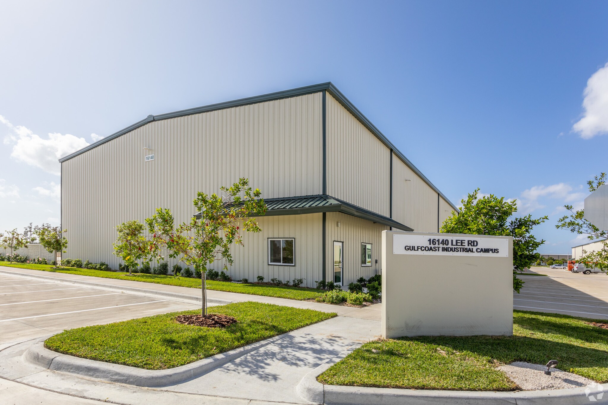 16140 Lee Rd, Fort Myers, FL à louer Photo principale– Image 1 sur 11