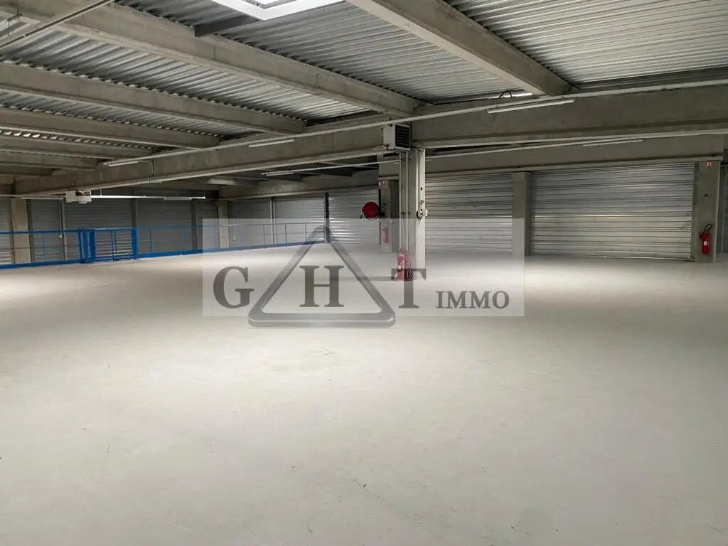 Industriel/Logistique dans Créteil à louer Photo de l’immeuble– Image 1 sur 7
