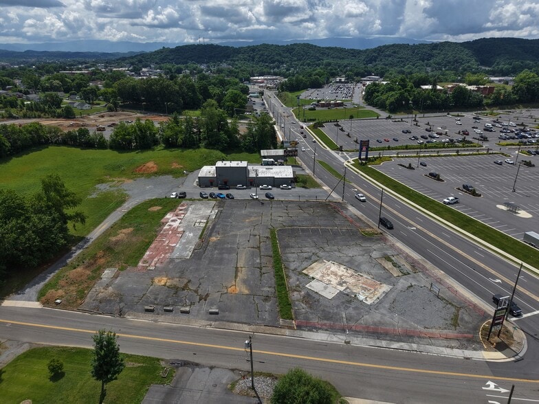 665 Gate City Highway Hwy, Bristol, VA à louer - Photo principale – Image 2 sur 6
