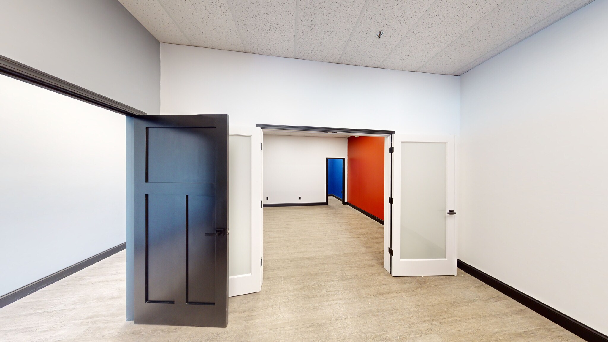 1658-- Lansing Rd, Charlotte, MI à louer Photo de l’immeuble– Image 1 sur 9