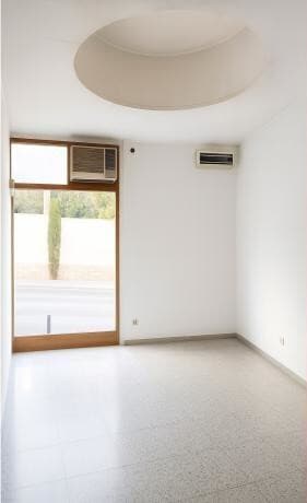 Figueres, GER 17600 - Lot - - - Photo intérieure - Image 2 of 7