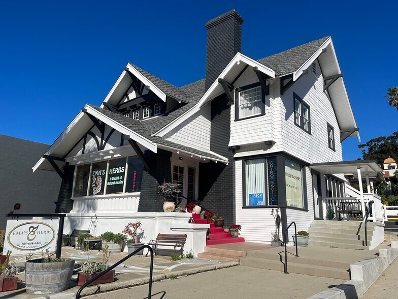 671 - 697 E Main Street, Downtown Ventur portefeuille de 2 biens à vendre sur LoopNet.fr - Photo de l’immeuble – Image 3 sur 8