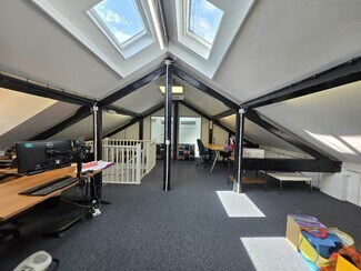 Plus de détails pour 56-58 Crewys Rd, Londres - Bureau à louer