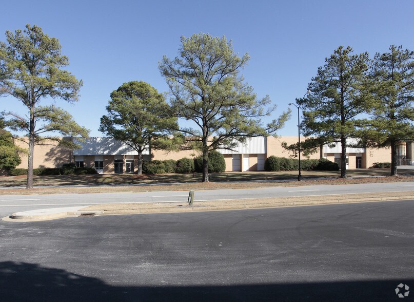 655 Great Southwest Pky SW, Atlanta, GA à vendre - Photo de l’immeuble – Image 2 sur 2