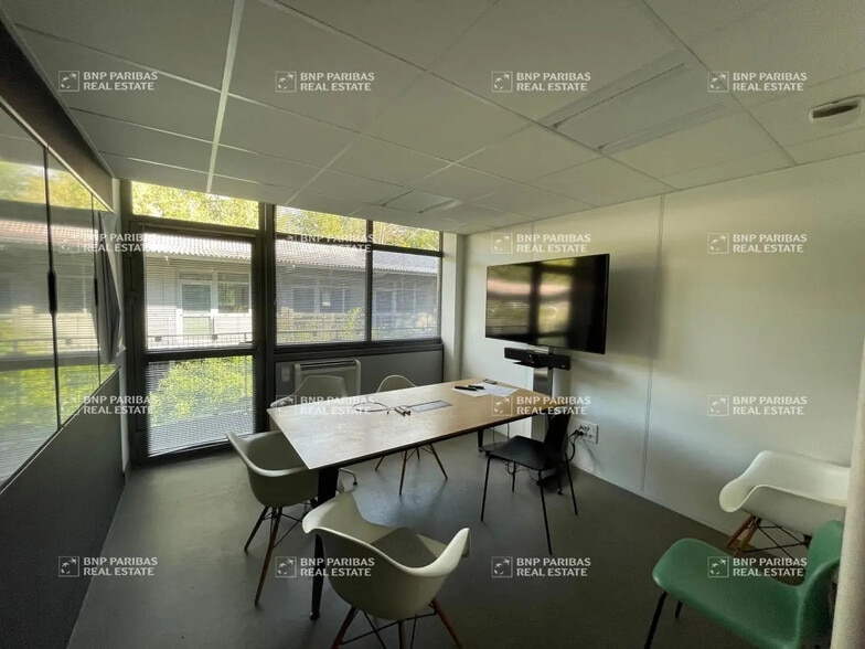 Bureau dans Le Bourget-du-Lac à vendre - Photo de l’immeuble – Image 2 sur 6