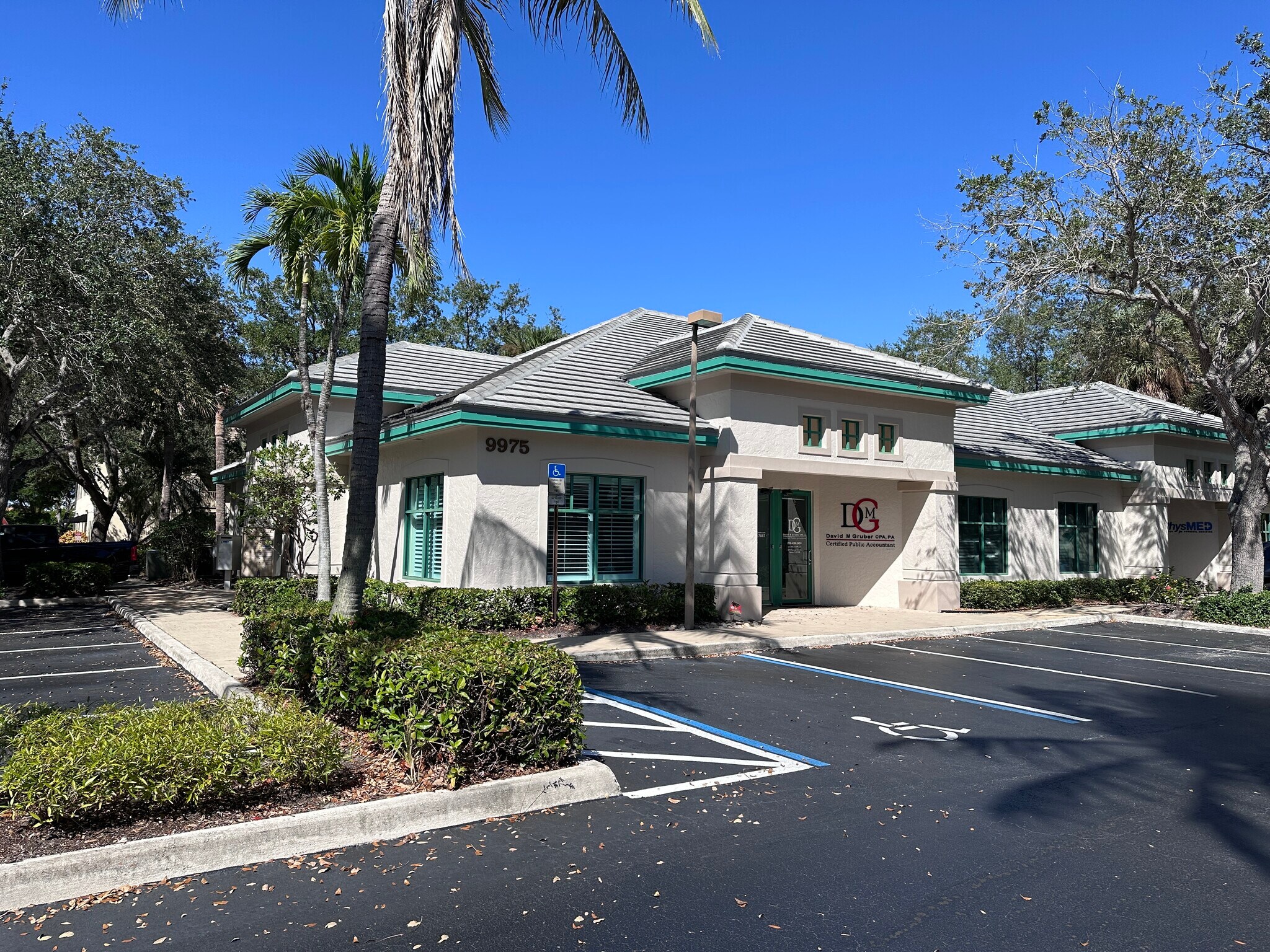 9975 Tamiami Trl N, Naples, FL à louer Photo de l’immeuble– Image 1 sur 8