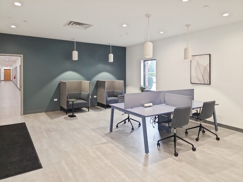 611 S Milwaukee Ave, Libertyville, IL à louer - Photo intérieure – Image 3 sur 22