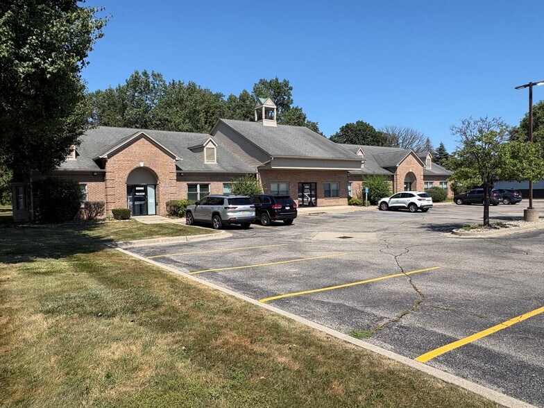 33576-33596 Harper Ave, Clinton Township, MI à louer - Photo de l’immeuble – Image 1 sur 16
