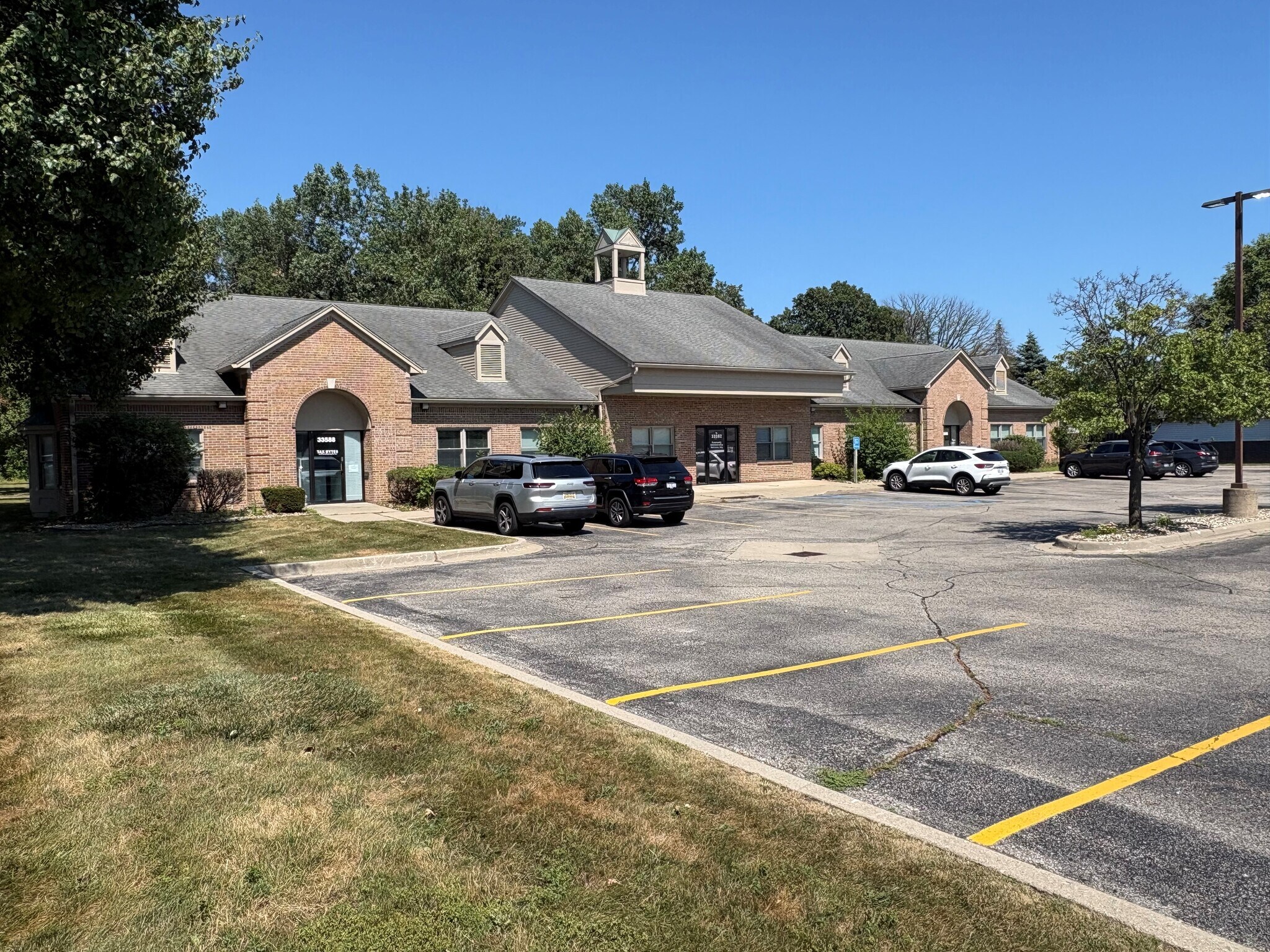 33576-33596 Harper Ave, Clinton Township, MI à louer Photo de l’immeuble– Image 1 sur 17