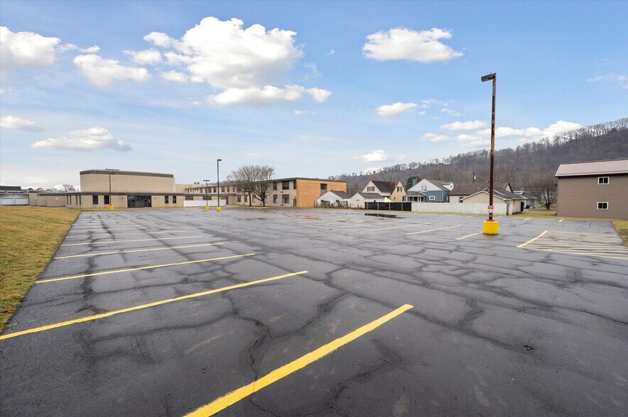 1200 Orr Ave, Kittanning, PA à vendre - Photo de l’immeuble – Image 2 sur 38