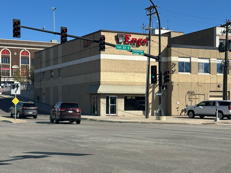 915-925 1st St S, Saint Cloud, MN à louer - Photo de l’immeuble – Image 2 sur 8