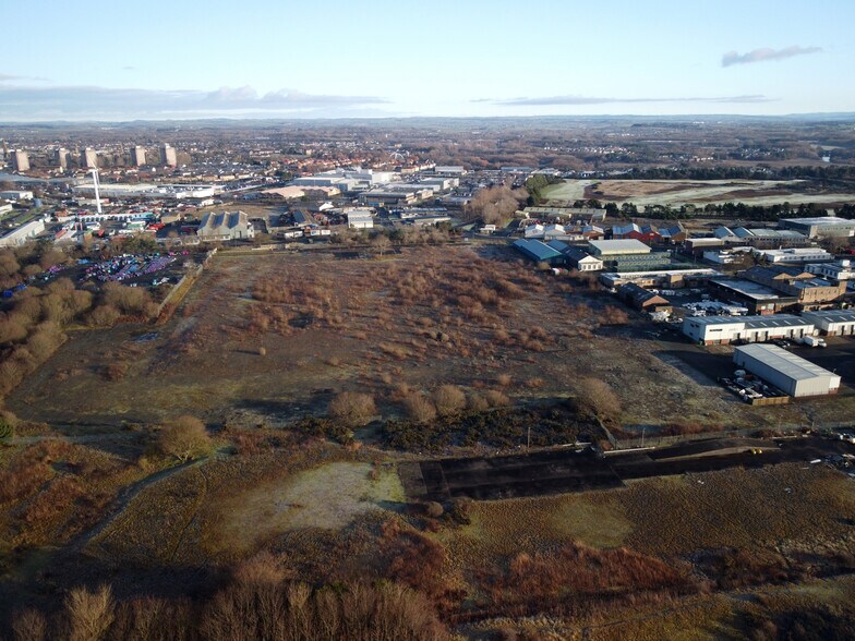 Portland Rd, Irvine à vendre - Photo de l’immeuble – Image 3 sur 5