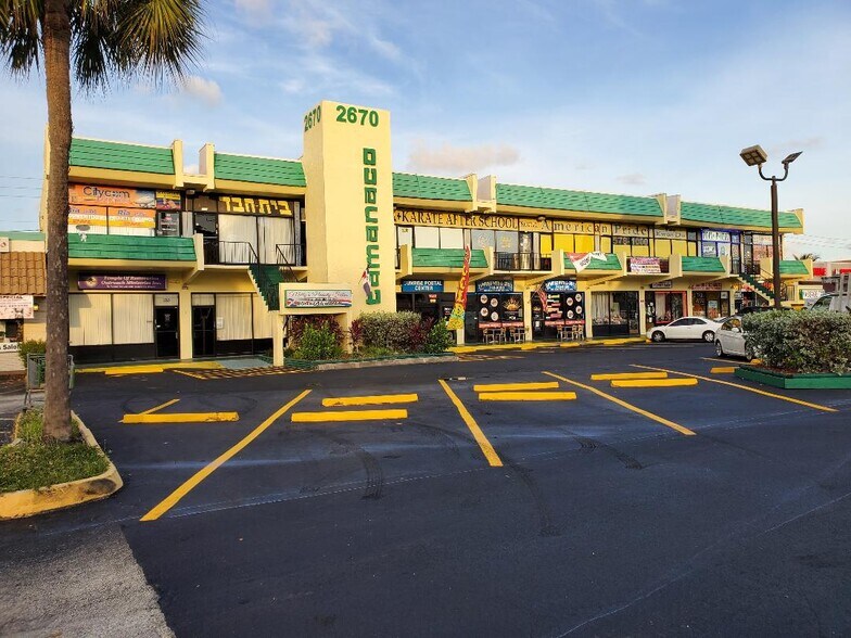 2670 N University Dr, Sunrise, FL à louer - Photo principale – Image 2 sur 2