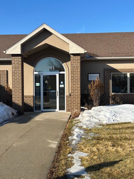 1401-1411 32nd St S, Fargo, ND à louer - Photo de l’immeuble – Image 2 sur 5