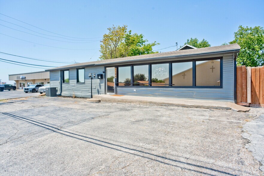 3109 Roberts Cut Off Rd, Fort Worth, TX à louer - Photo de l’immeuble – Image 2 sur 10