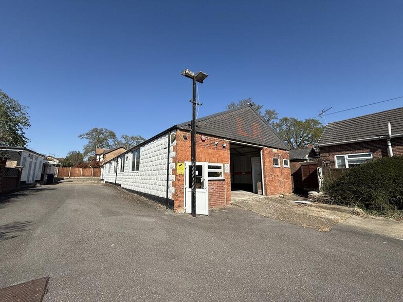 10 Lovedean Ln, Waterlooville à louer - Photo de l’immeuble – Image 2 sur 8
