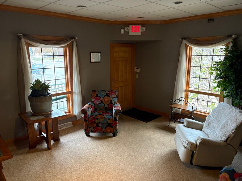 304 N Rapids Rd, Manitowoc, WI à louer - Photo intérieure – Image 1 sur 12