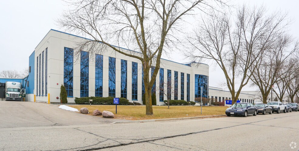 8900 N 55th St, Milwaukee, WI à louer - Photo de l’immeuble – Image 1 sur 4