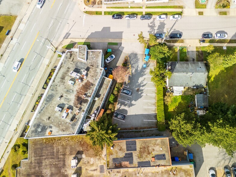 5501 Kingsway, Burnaby, BC à vendre - Photo de l’immeuble – Image 3 sur 4