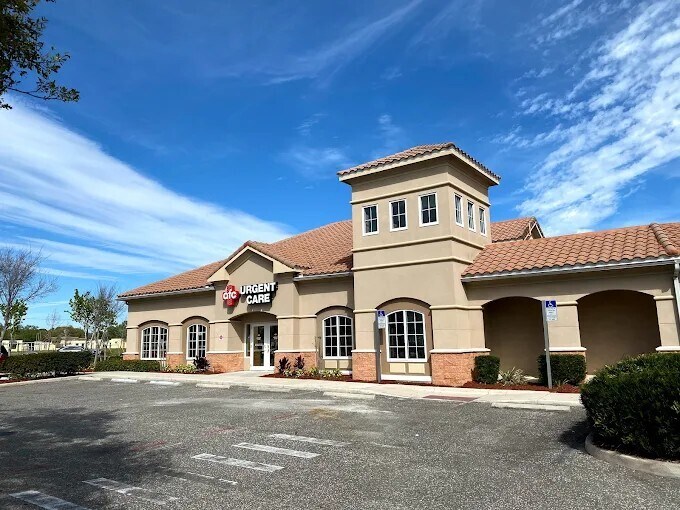 2241 66th St N, Saint Petersburg, FL à louer - Photo de l’immeuble – Image 3 sur 9