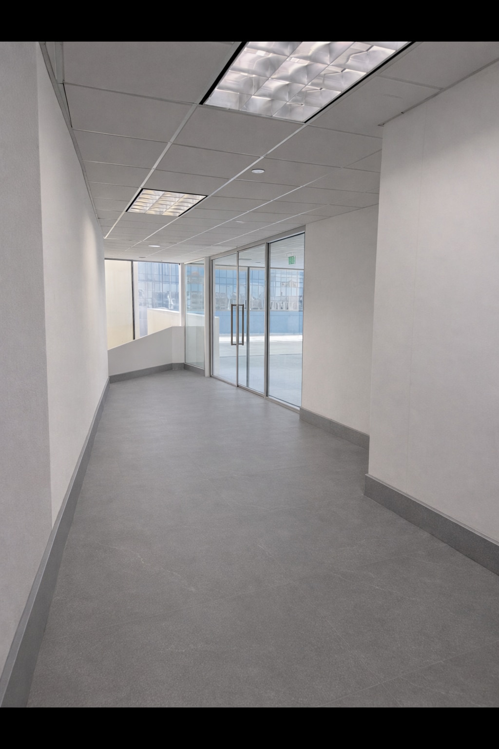 2100 Ponce De Leon Blvd, Coral Gables, FL à louer Photo intérieure– Image 1 sur 2