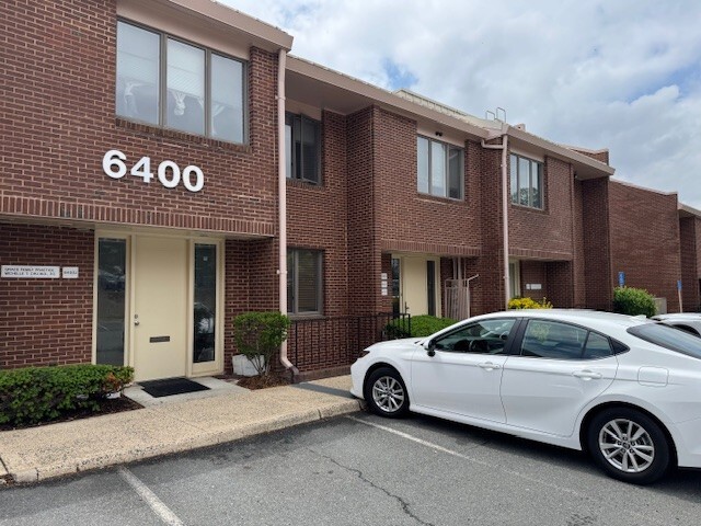 6400 Seven Corners Pl, Falls Church, VA 22044 - Lot G -  - Photo intérieure - Image 1 of 7
