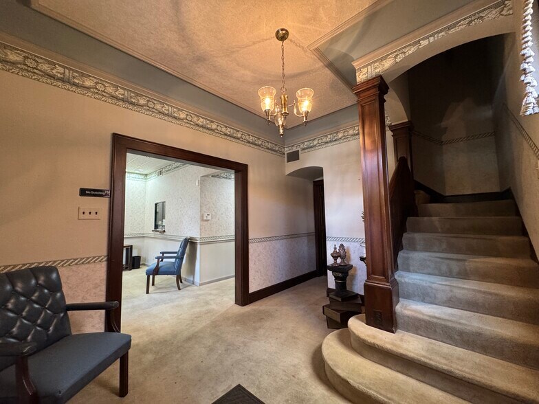 409 Walnut St, Martins Ferry, OH à vendre - Photo de l’immeuble – Image 2 sur 6