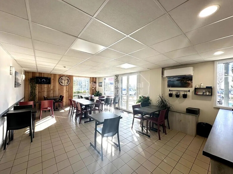 Local d'activités dans Saint-Jean-de-Védas à vendre - Photo de l’immeuble – Image 3 sur 9