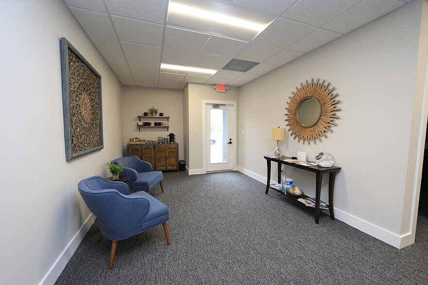 1906 E Highway 54, Durham, NC à louer - Photo de l’immeuble – Image 3 sur 26