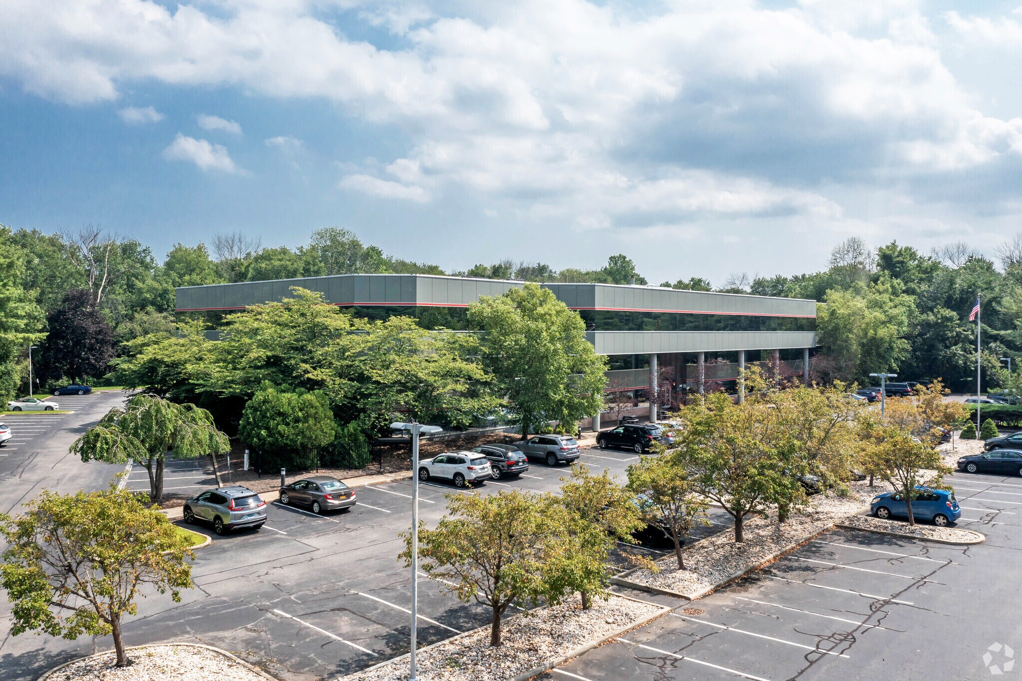200 Business Park Dr, Armonk, NY à louer Photo principale– Image 1 sur 5
