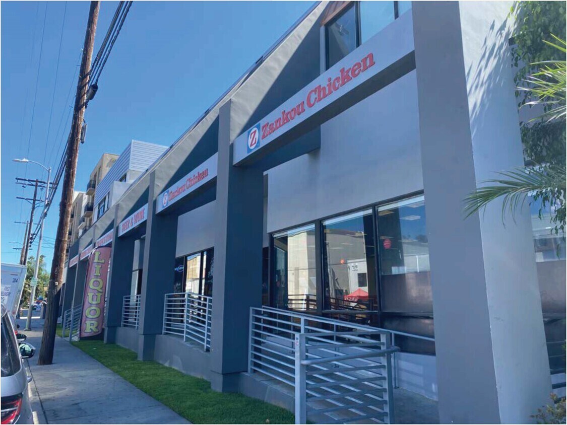 5658 Sepulveda Blvd, Sherman Oaks, CA à louer Photo de l’immeuble– Image 1 sur 4