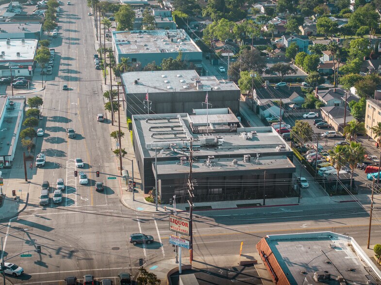 1031 S Victory Blvd, Burbank, CA à vendre - Photo de l’immeuble – Image 3 sur 15