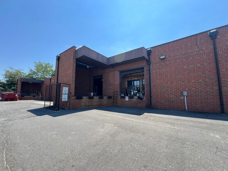 3034 Griffith St, Charlotte, NC à louer - Photo de l’immeuble – Image 2 sur 7