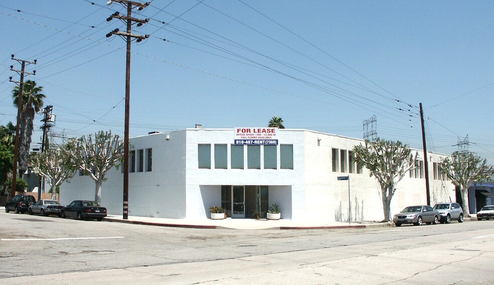 10523 Burbank Blvd, North Hollywood, CA à louer - Photo de l’immeuble – Image 2 sur 6