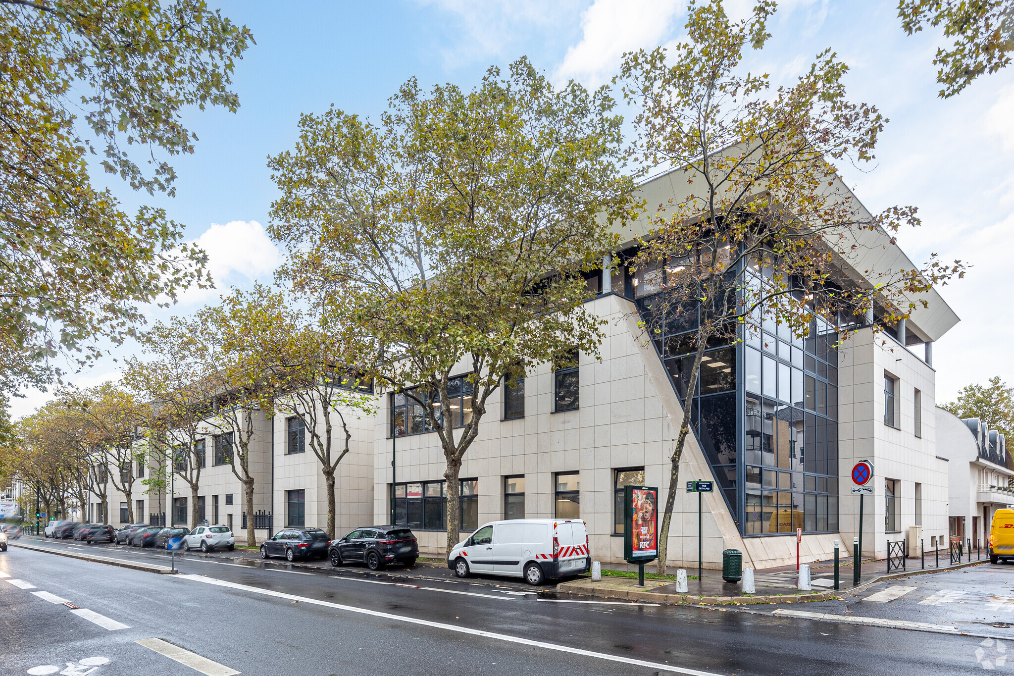 Bureau dans La Garenne-Colombes à vendre Photo principale– Image 1 sur 3