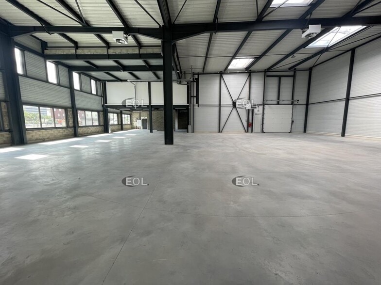 Local d'activités dans Gennevilliers à vendre - Photo de l’immeuble – Image 3 sur 14