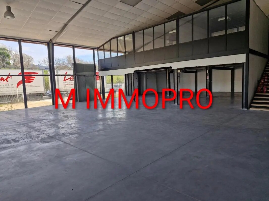 Local commercial dans Fréjus à louer Photo de l’immeuble– Image 1 sur 18