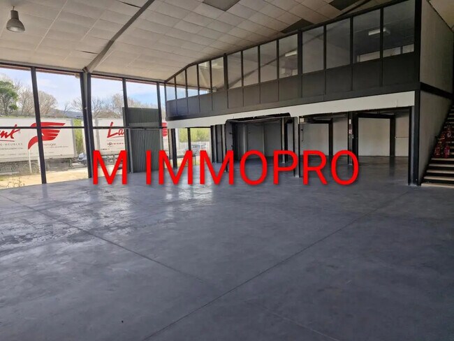 Plus de détails pour Local commercial à louer