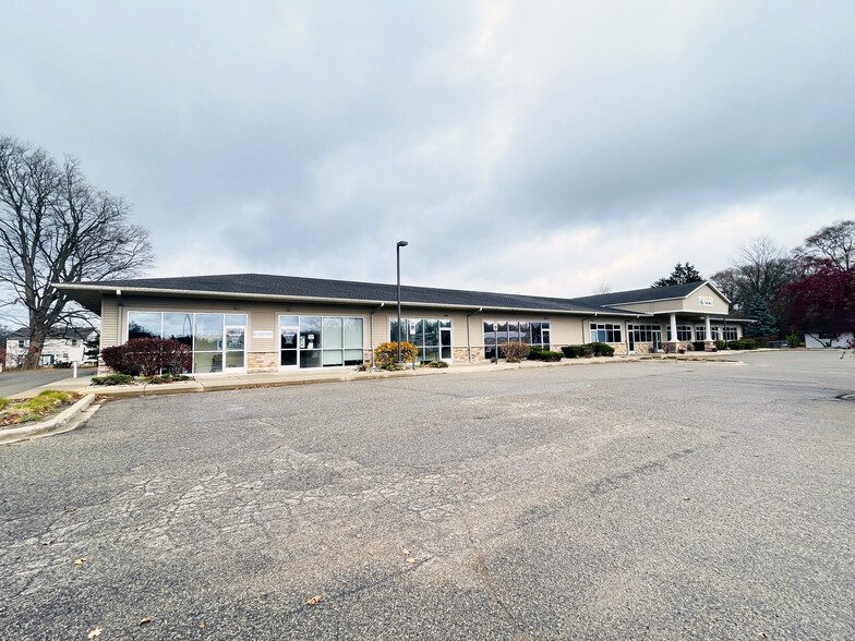 24466 Red Arrow Highway, Mattawan, MI à louer - Photo de l’immeuble – Image 2 sur 4