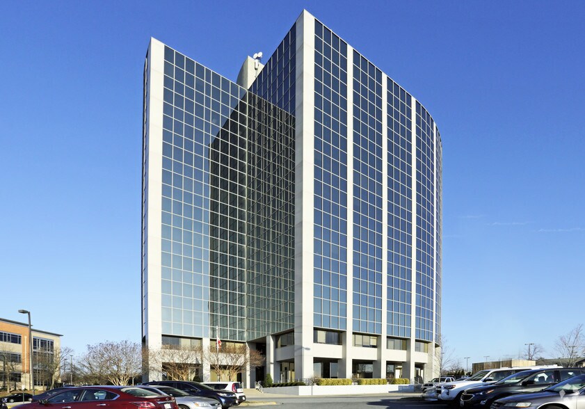 7501 Greenway Center Dr, Greenbelt, MD à louer - Photo de l’immeuble – Image 3 sur 11