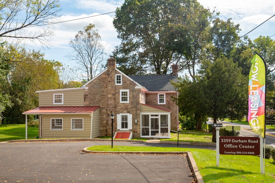3359 Durham Rd, Doylestown, PA à louer - Photo de l’immeuble – Image 1 sur 3
