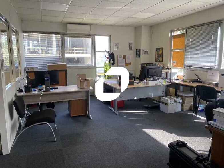 Bureau dans Pessac à louer - Photo de l’immeuble – Image 3 sur 21