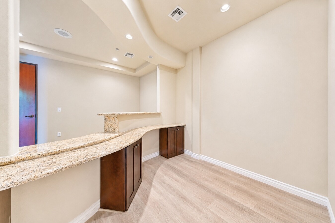2707 E Valley Blvd, West Covina, CA 91792 - Lot 201 - - Photo intérieure - Image 2 of 21