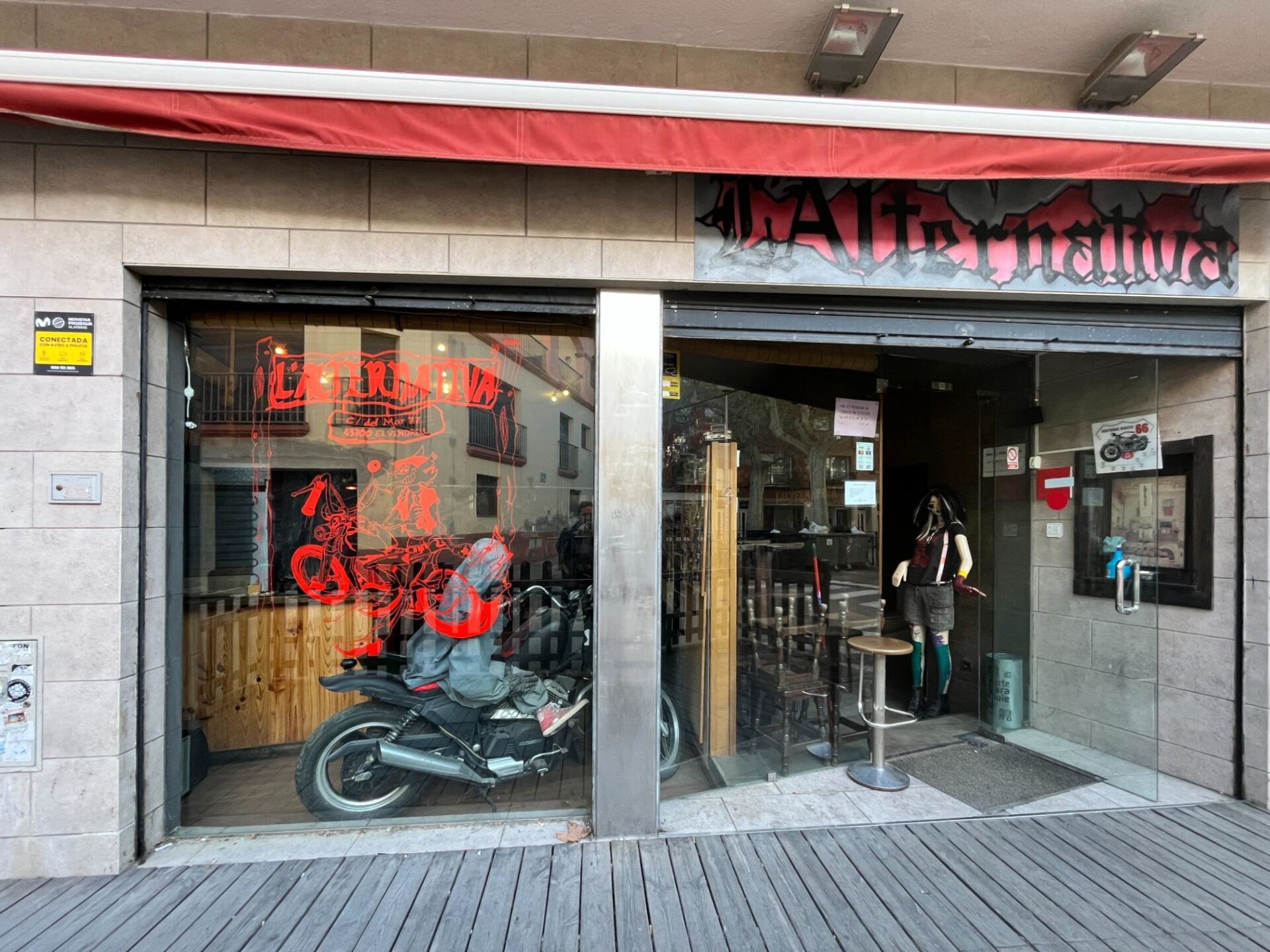 Local commercial dans El Vendrell, Tarragona à louer Photo intérieure– Image 1 sur 17